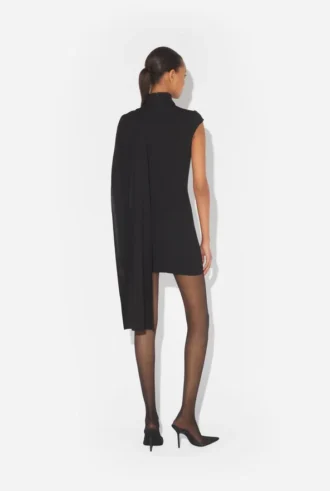 Das kurze konische Kleid