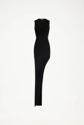 Das lange asymmetrische Kleid