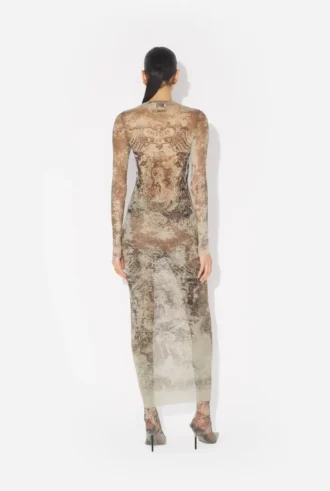 Das lange beige Madaillon-Kleid
