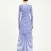Das lange blaue Target-Kleid Das lange blaue Target-Kleid
