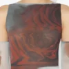 Das lange rote „Blurry Roses“-Kleid