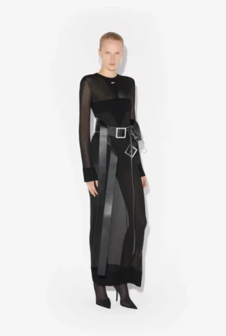Das lange Strickkleid mit Logo