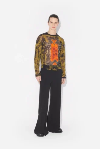 Das Oversized-Oberteil in Khaki mit „Madaillon“-Print