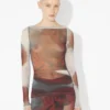 Das rote „Blurry Roses“-Oberteil Das rote „Blurry Roses“-Oberteil