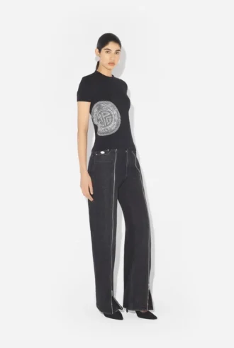 Das schwarze Baby-Tee mit Lorbeer-Stempel