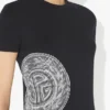 Das schwarze Baby-Tee mit Lorbeer-Stempel Das schwarze Baby-Tee mit Lorbeer-Stempel