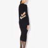 Das schwarze Kleid mit Chevron-Muster Das schwarze Kleid mit Chevron-Muster
