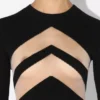Das schwarze Kleid mit Chevron-Muster Das schwarze Kleid mit Chevron-Muster