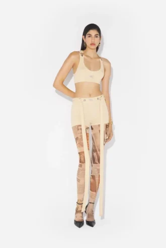 Die beigen Gaultier-Patch-Shorts