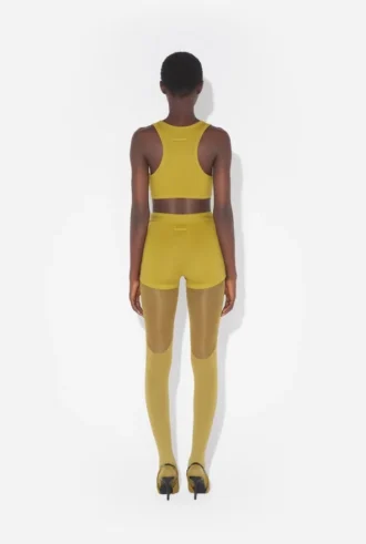 Die grünen Shorts mit Gaultier-Patch