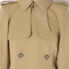 Der Trenchcoat mit Cut-outs Der Trenchcoat mit Cut-outs