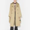 Der Trenchcoat mit Kapuze Der Trenchcoat mit Kapuze