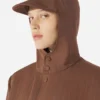 Die Anzugjacke mit Kapuze und Nadelstreifen Die Anzugjacke mit Kapuze und Nadelstreifen
