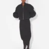 Die Bomberjacke mit Kapuze Die Bomberjacke mit Kapuze