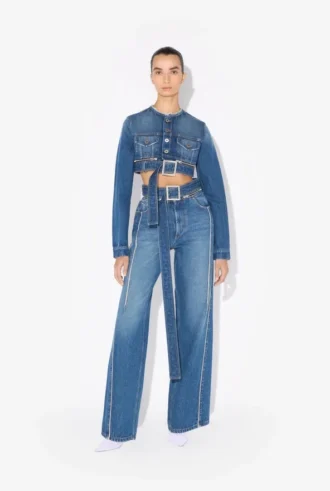 Die Denim-Jeans mit Gürtel